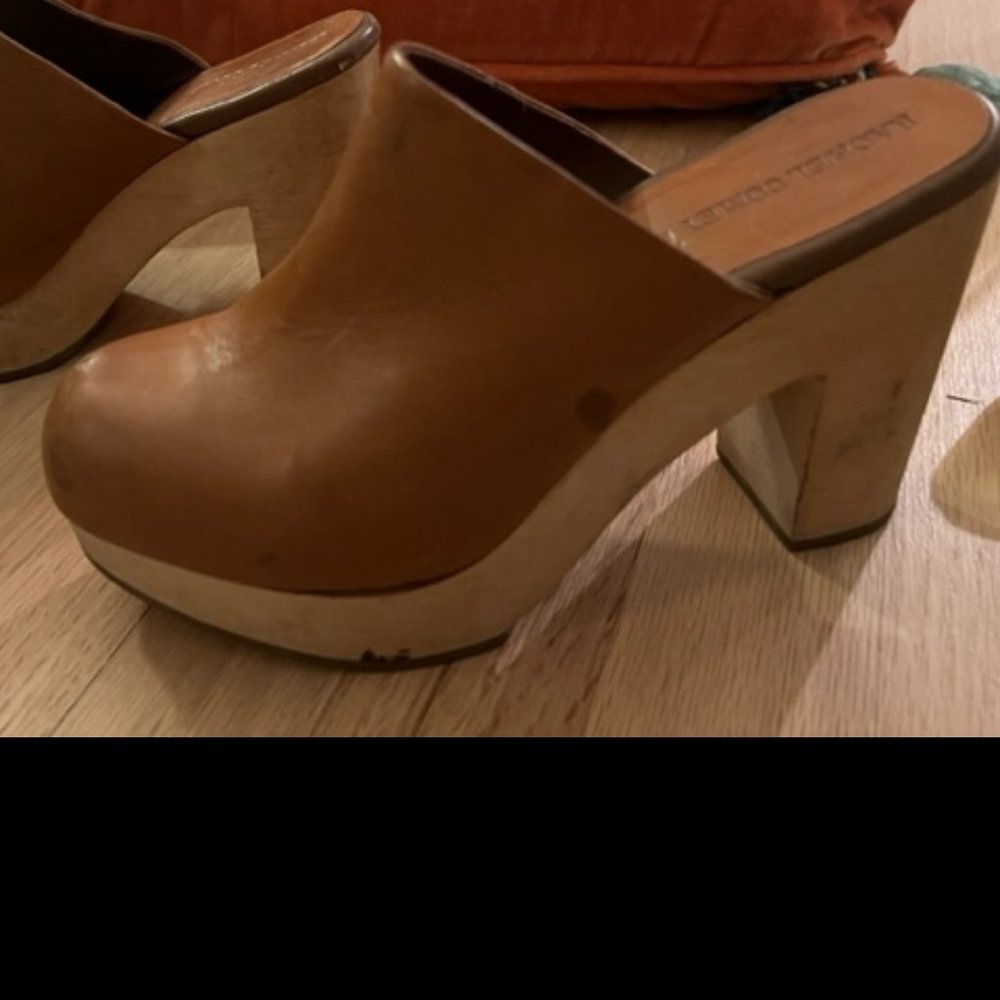 Rachel Comey Dakota Clogs  color: natural, size 7
